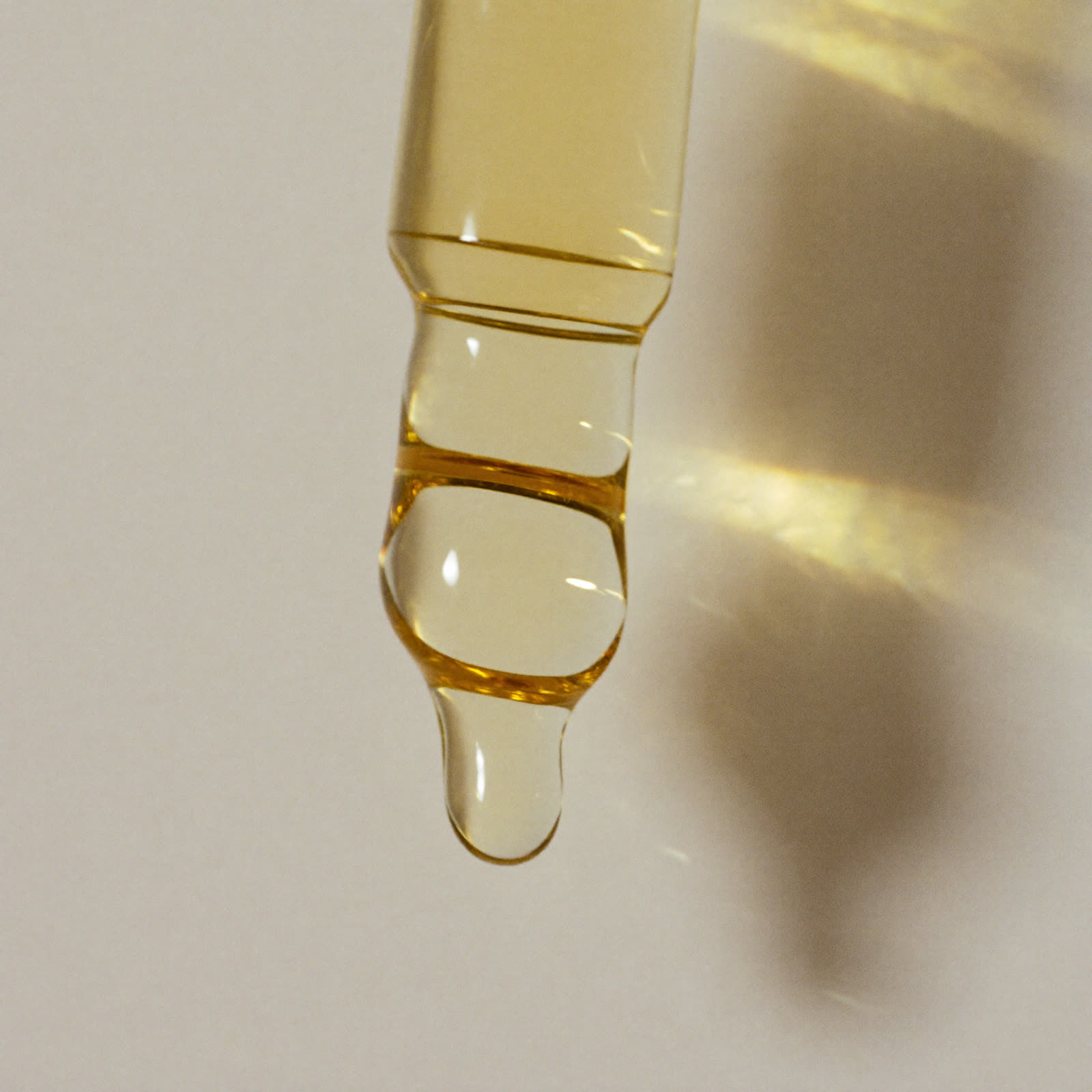 Sérum en flacon de verre